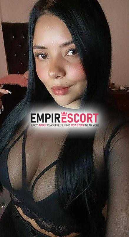 chica extrovertida dispuesta complacer todos tus deseos sexuales
