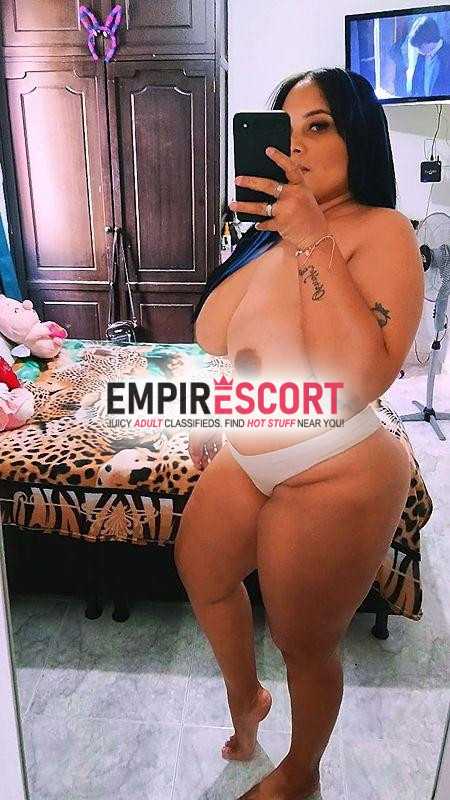 trocita deseosa de buen sexo esperando tu leche en mis tetas
