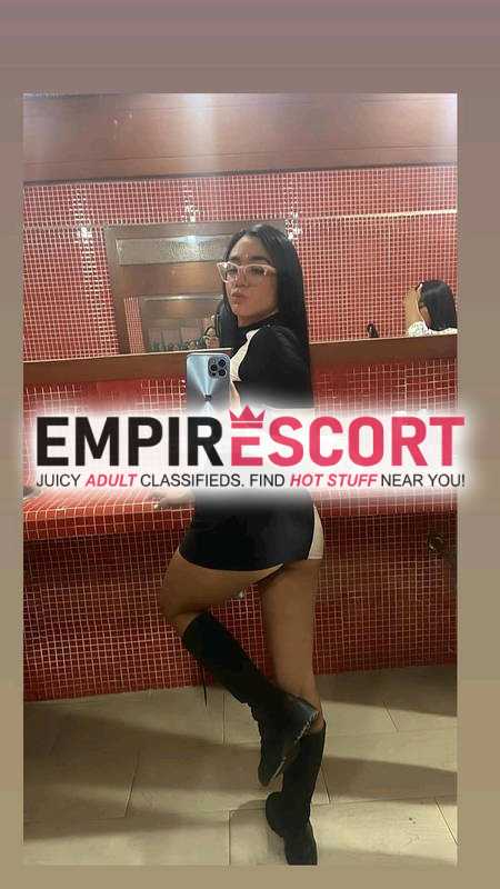 jovencita carita de ángel totalmente caliente arrecha dispuesta