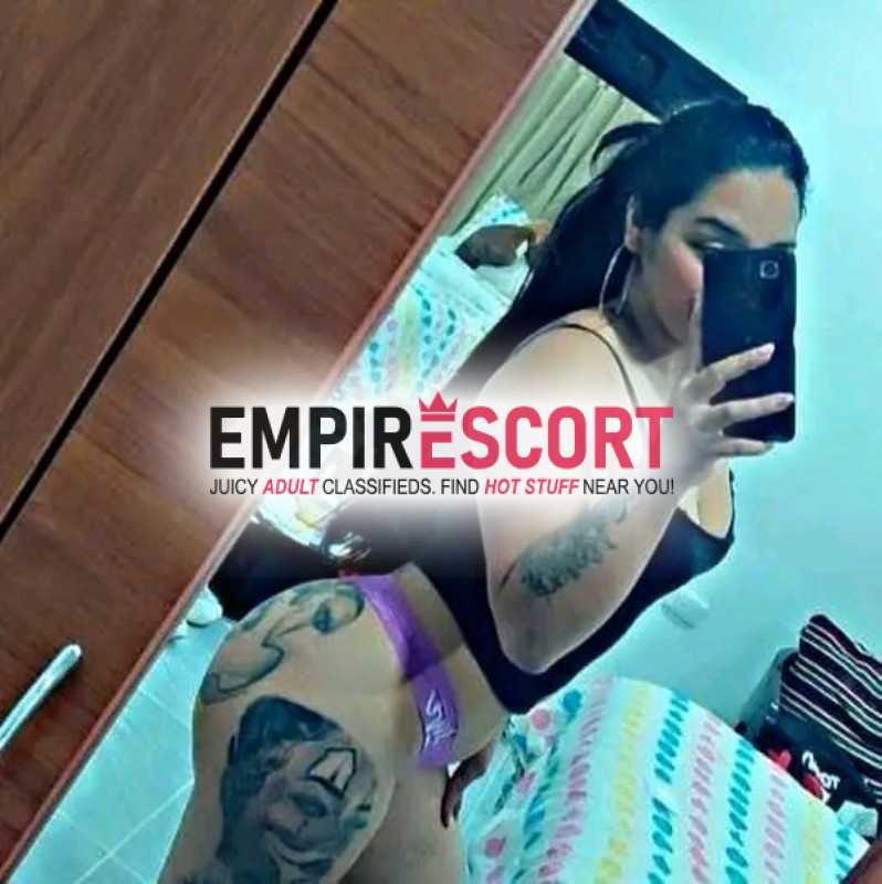 hermosa dama de compañia