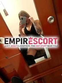 linda dama dispuesta complacer tu fantasías sexuales