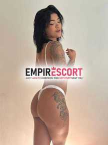 exquisita morena piel suave y linda pelinegra dispuesta todo