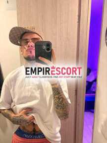 hombre joven tatuado discreto dotado 🔥🍑🍆