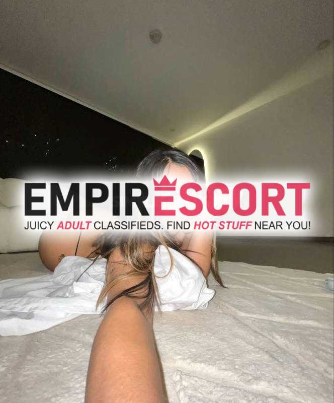 sexy rubía extrovertida y muy traviesa