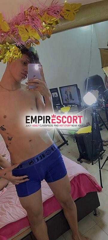 chico blanco lindo