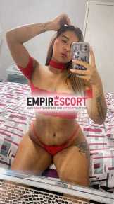 hola amores soy laura chica hermosa de cuerpo natural nalga grande para riko anal ven y disfruta 🥰