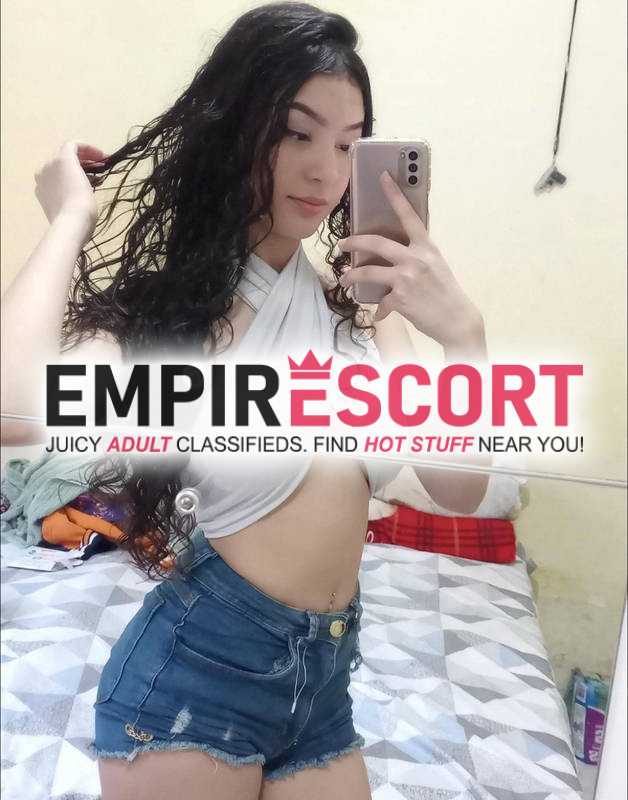 caliente jovencita de cuerpo muy llamativo ven disfrútalo