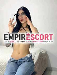 hermosa chica traviesa y pervertida dispuesta complacerte amor