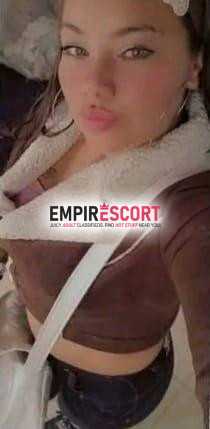 soy angie prepago disponible y totalmente extrovertida para complacerte y cumplir tus deseos sexuales