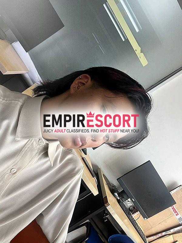 joven caliente 😈😈😈 solo atención hombres