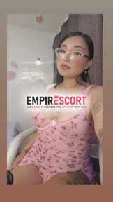 en lejibra chica sensual dispuesta satisfacer fetiches fantasías