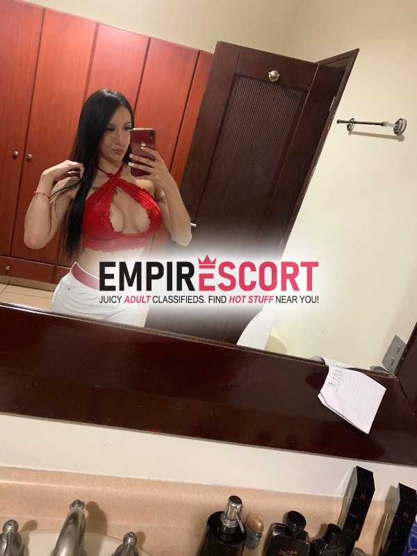 hermosa chica recién llegada ciudad operada flaquita apretada