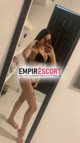 hermosa chica recién llegada ciudad operada flaquita apretada