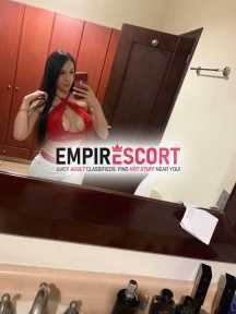 hermosa chica recién llegada ciudad operada flaquita apretada