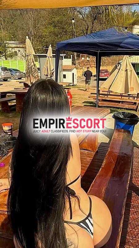 joven paisita especial y encantadora