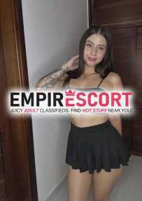 linda señorita sencilla y discreta medias perfectas