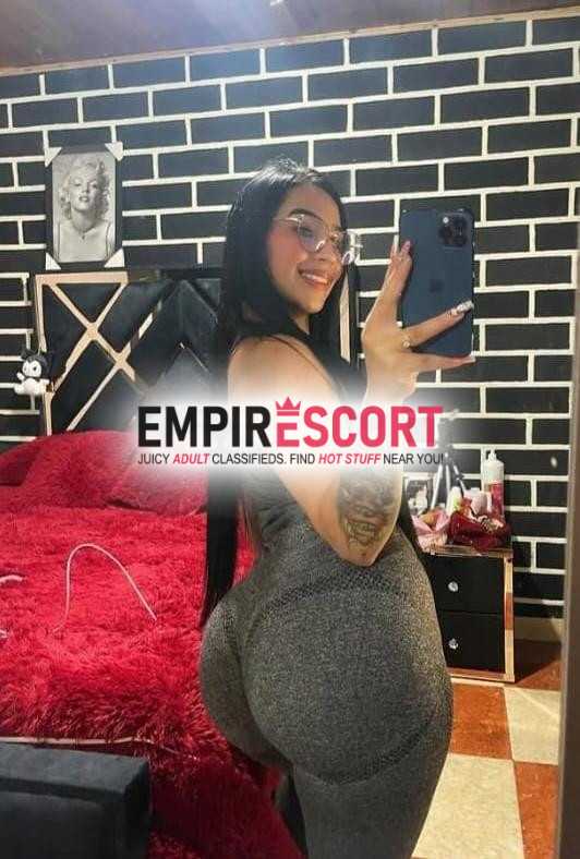 divina joven y ardiente en cama hermoso cuerpo dispuesta darte mucho placer