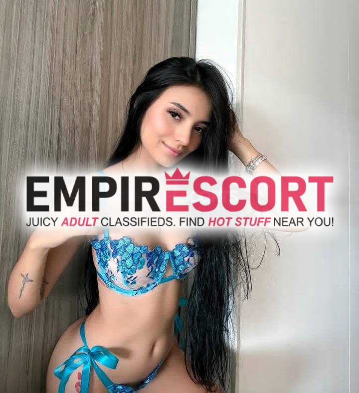 hola mis amores llegó esta chica atrevida complaciente full sexo conmigo en cama