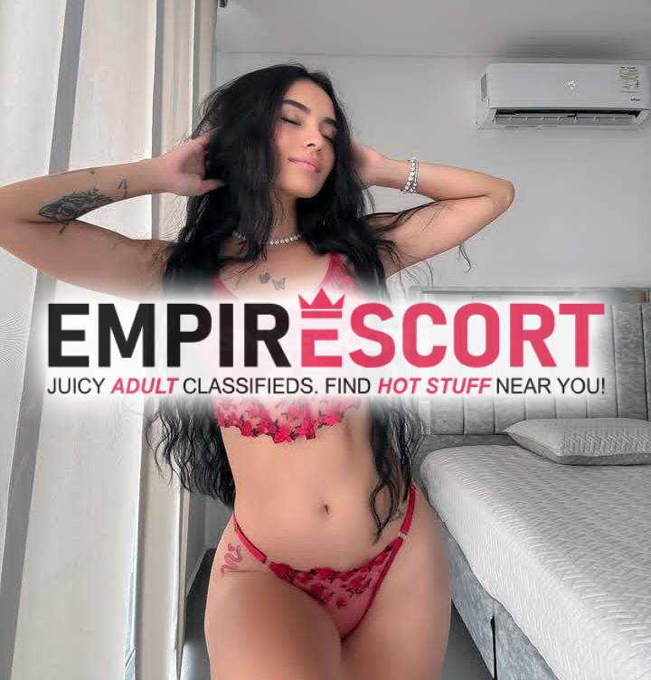 hola mis amores llegó esta chica atrevida complaciente full sexo conmigo en cama