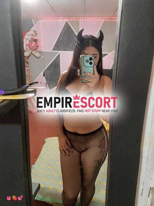 soy chica super caliente y me gusta complacerte enviame para q juguemos😈🥰👅