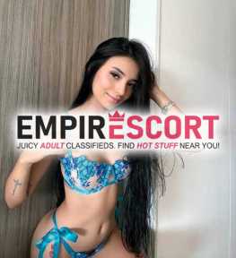 hola mis amores llegó esta chica atrevida complaciente full sexo conmigo en cama