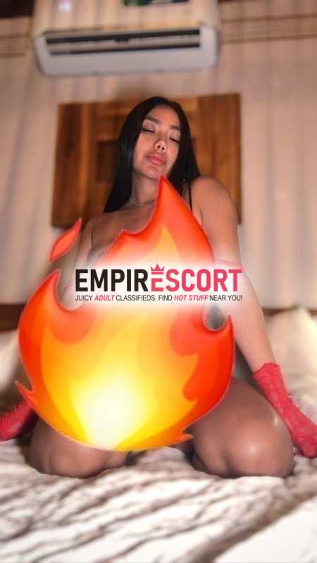 hola bogotá soy linda y sensual universitaria complaciente estrechita y traviesa . llegaremos al clímax y te sacaré de tu rutina diaria