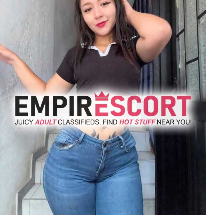 flaca tatuada y muy arrecha