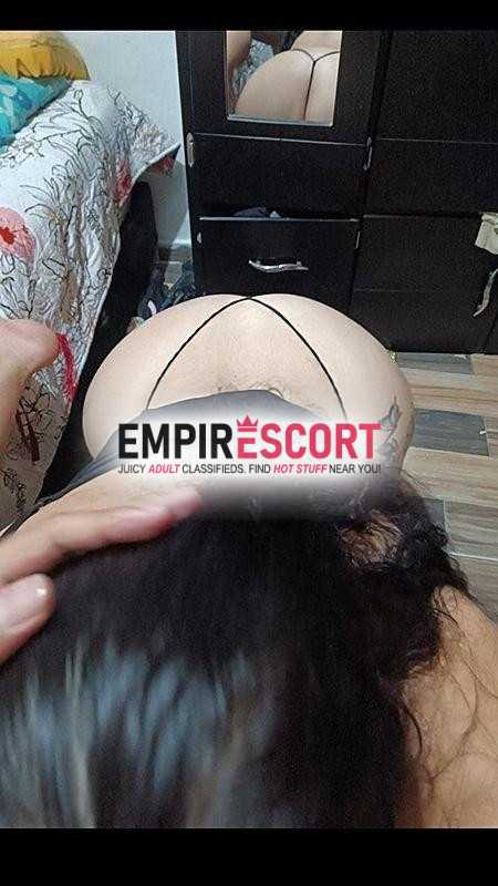 marido y mujer dispuestos complacer todas sus necesidades