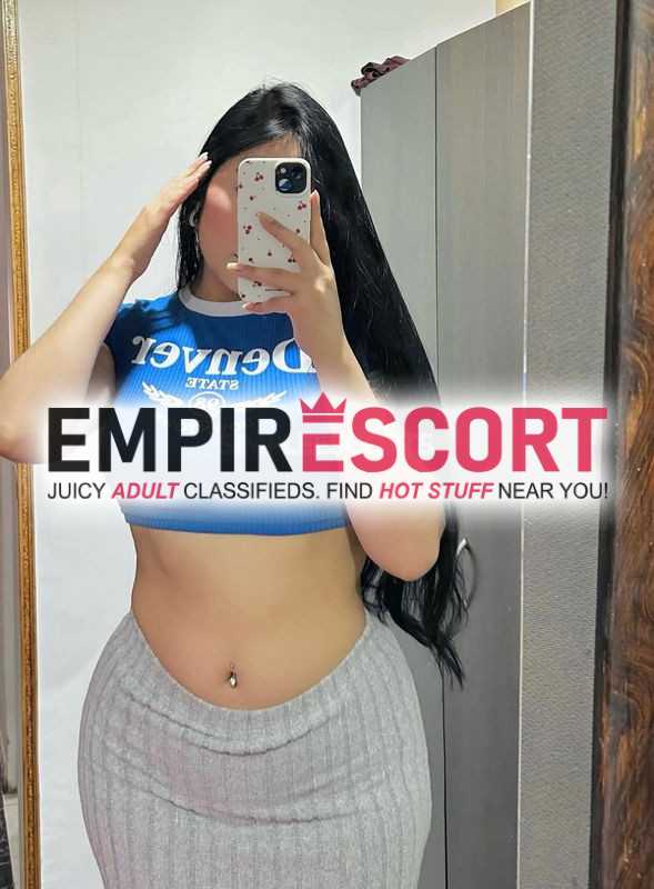 erótica en cama pervertida linda y sensual