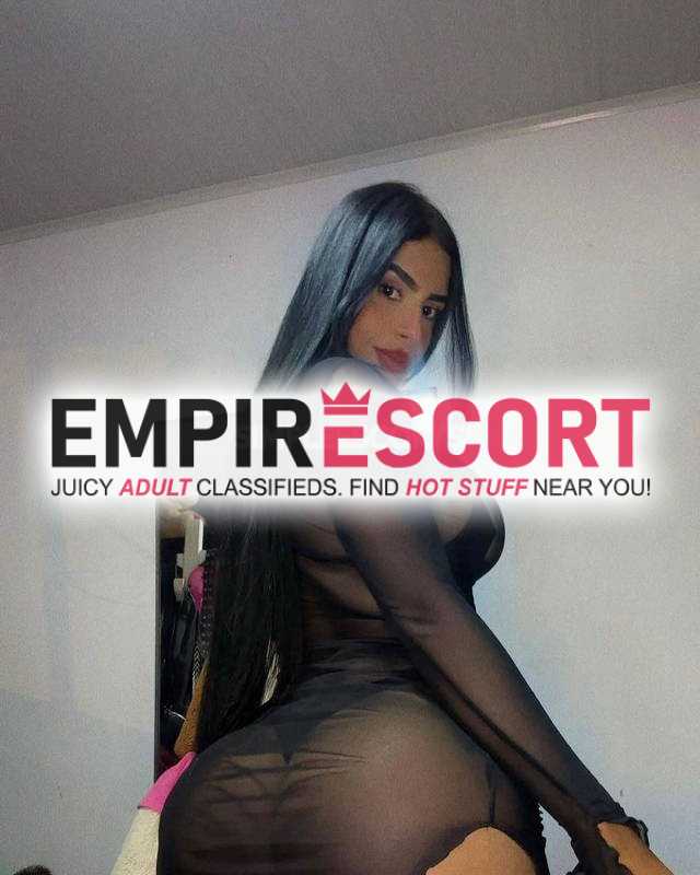 chica sexi hermosa consentrada en tus servicios sexuales