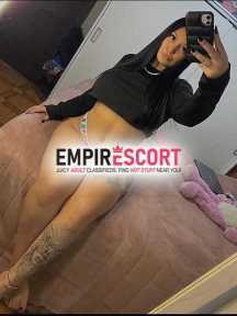 una chica súper caliente ardiente dispuesta complacerte en cama unos buenos caprichitos