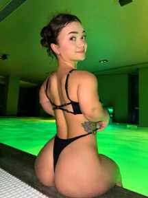 bucaramanga soy melany chica diminuta de baja estatura joven multiorgásmica totalmente complaciente extrovertida ninfómana dispuesta para todos tus gustos y deseos caliente arrecha y sumisa