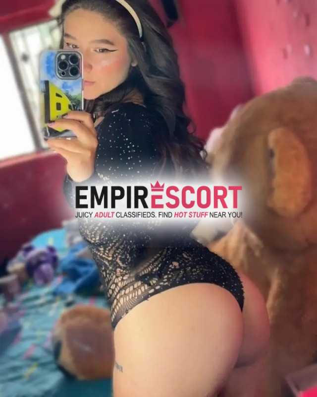 no te pierdas esta oportunidad única de probar dulzura colombiana más auténtica. mis ojos te hipnotizan mientras mis manos recorren tu cuerpo entero