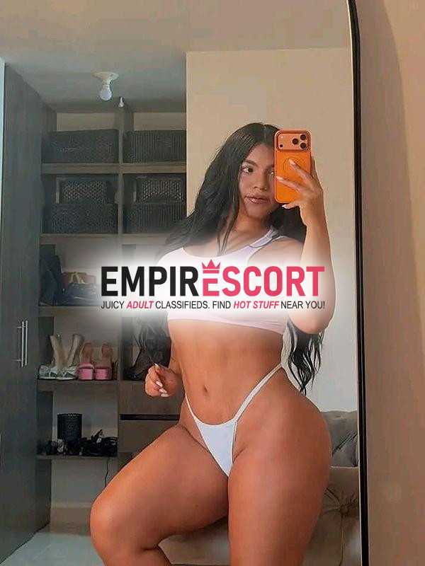 sensual y atractiva chica universitaria totalmente complaciente llena de placer y lujuria para darte