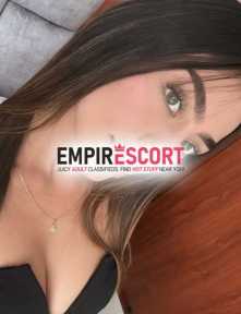 soy chica completamente atractiva caliente ardiente en cama