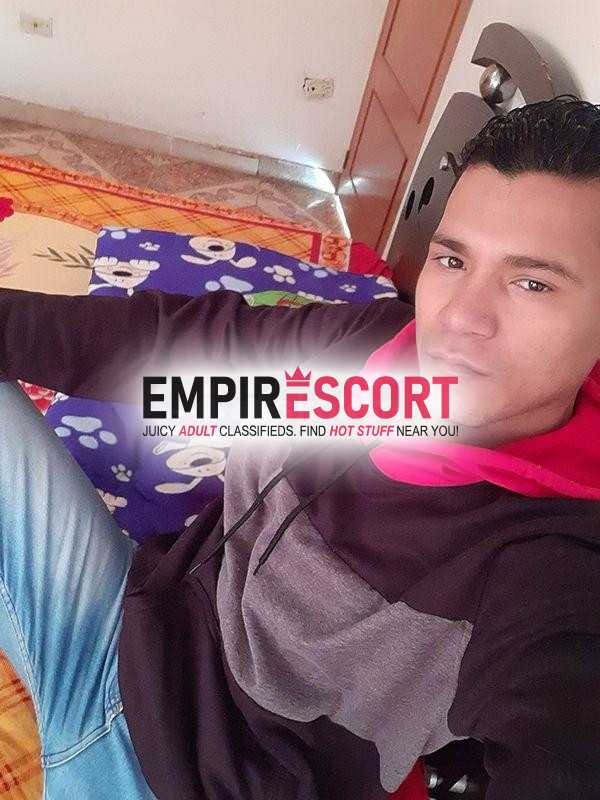 moreno escort disponible 21c de verga versátil siempre ganoso