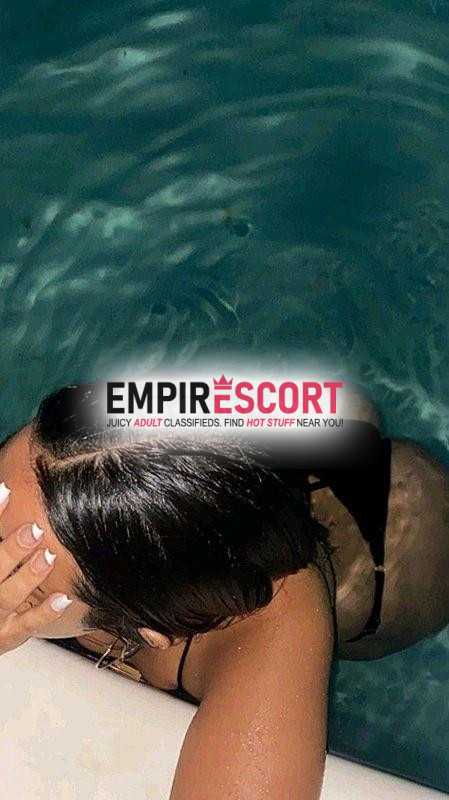 chica delgada disponible 247