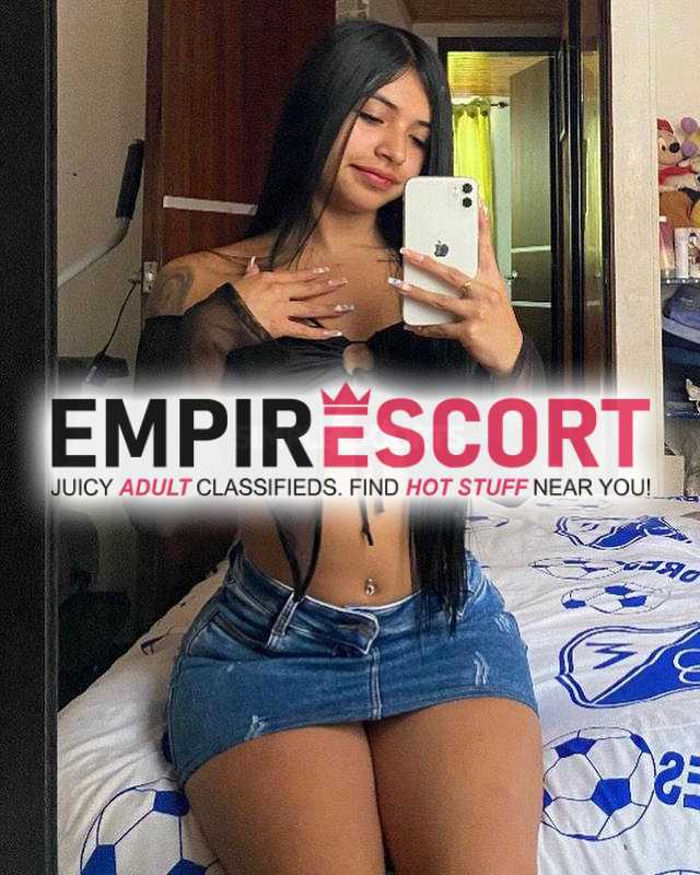 joven complaciente amigable alegre descomplicada