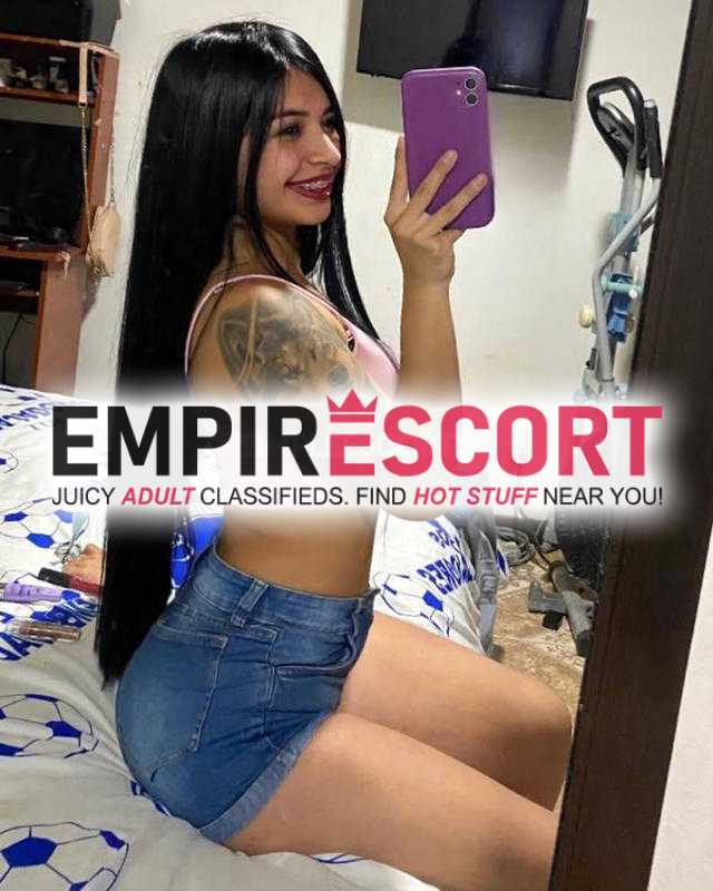 joven complaciente amigable alegre descomplicada