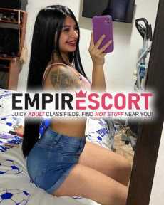 joven complaciente amigable alegre descomplicada